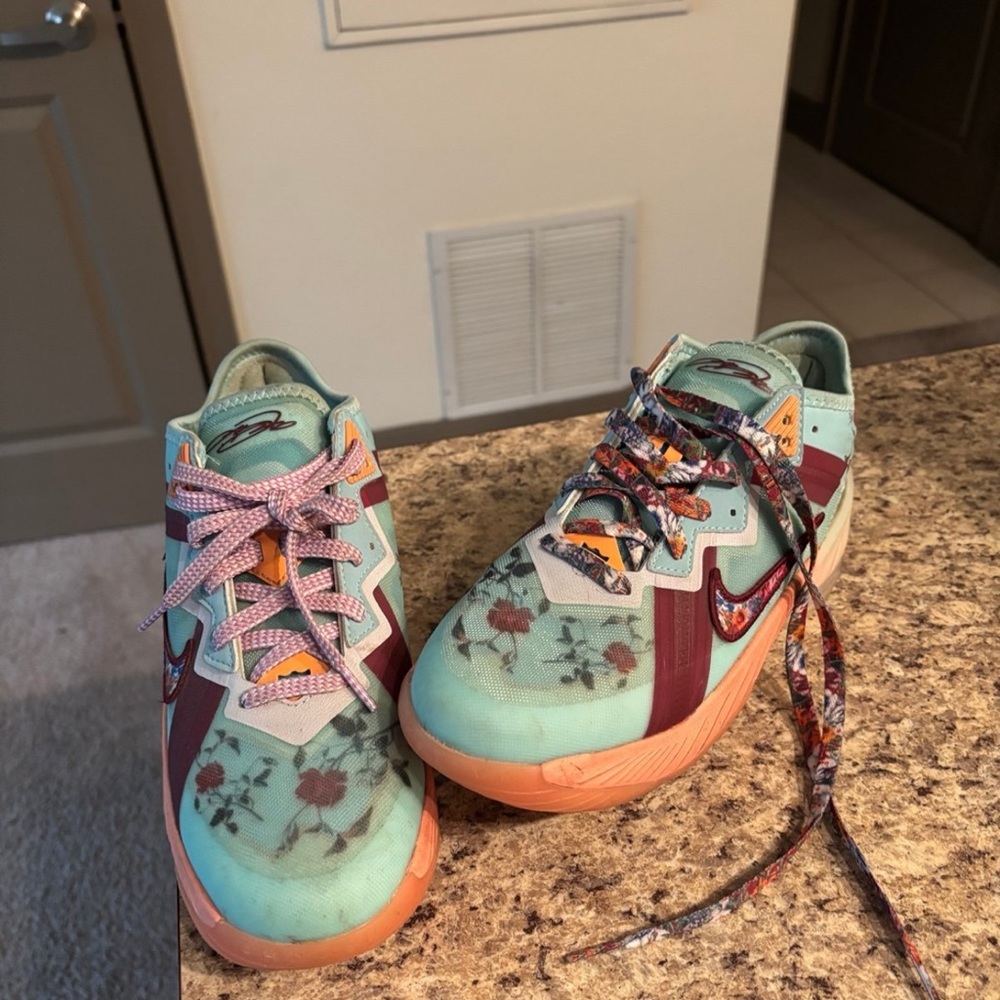 2021 Mimi Plange x Lebron 18 Low ‘Daughters